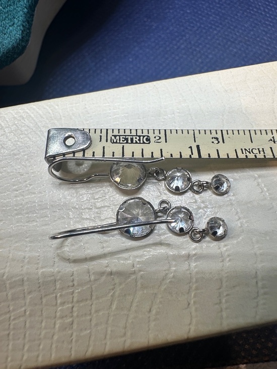 14k White Gold Three Drop Earrings. - Picture 7 of 9